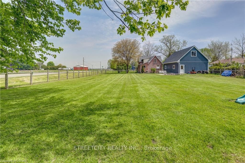 4 Albert Street photo 35