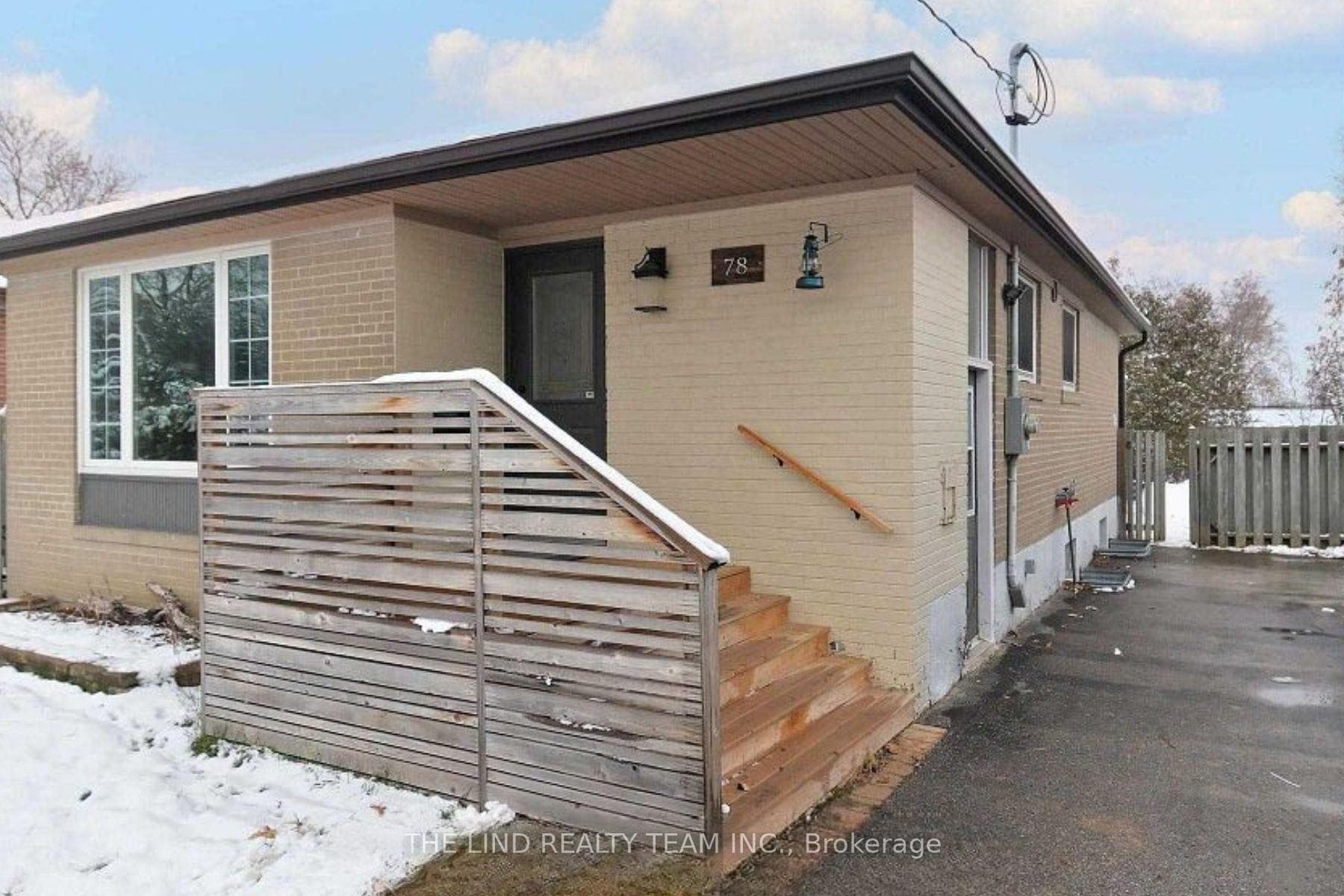 78 Richardson Drive photo 2