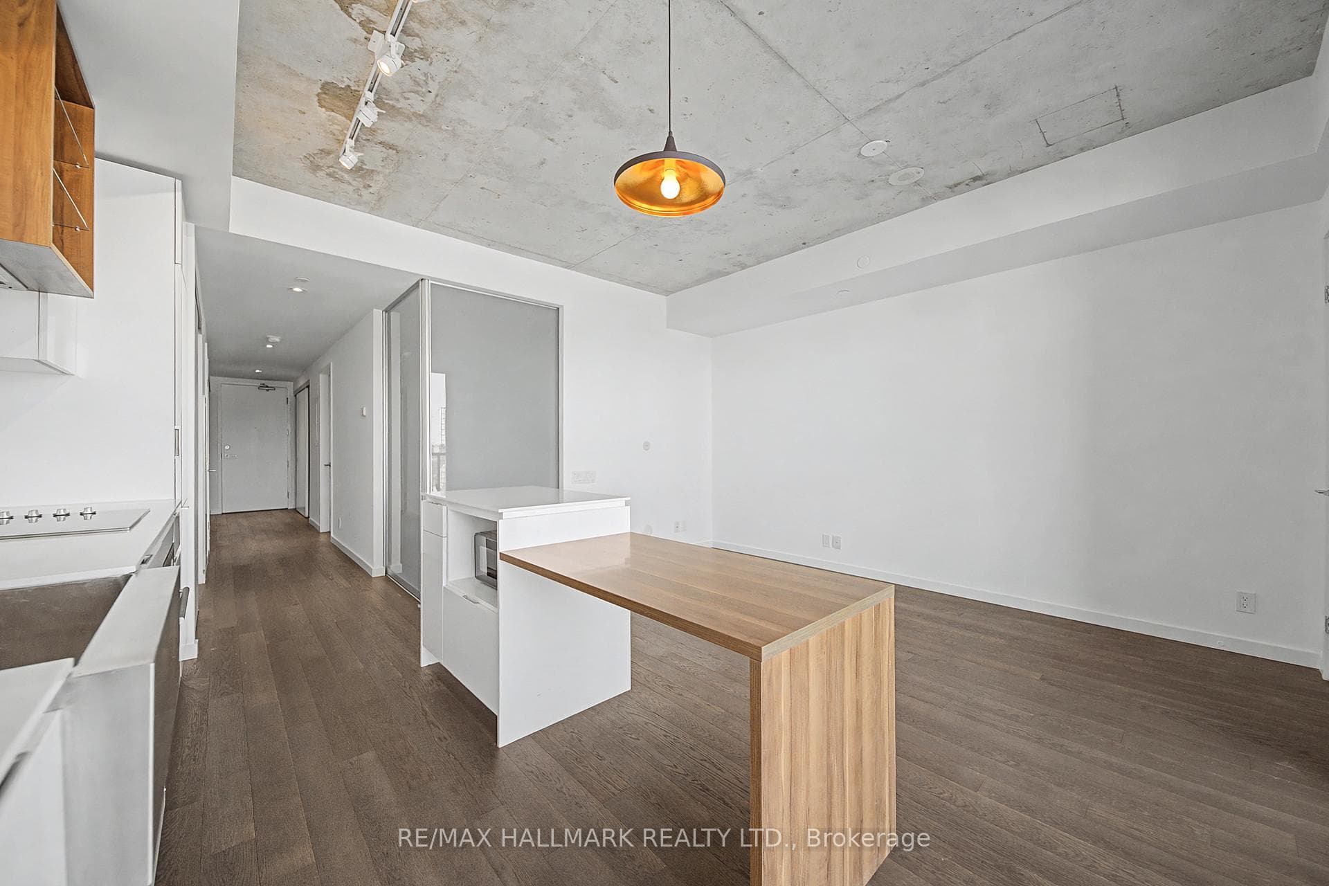 383 Sorauren Avenue Unit 609 photo 8