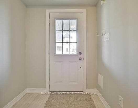 84 Knotty Pine Avenue photo 4
