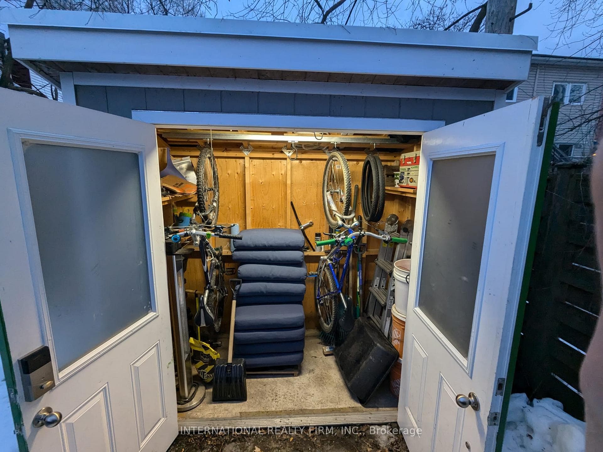 600 Rhodes Avenue photo 47