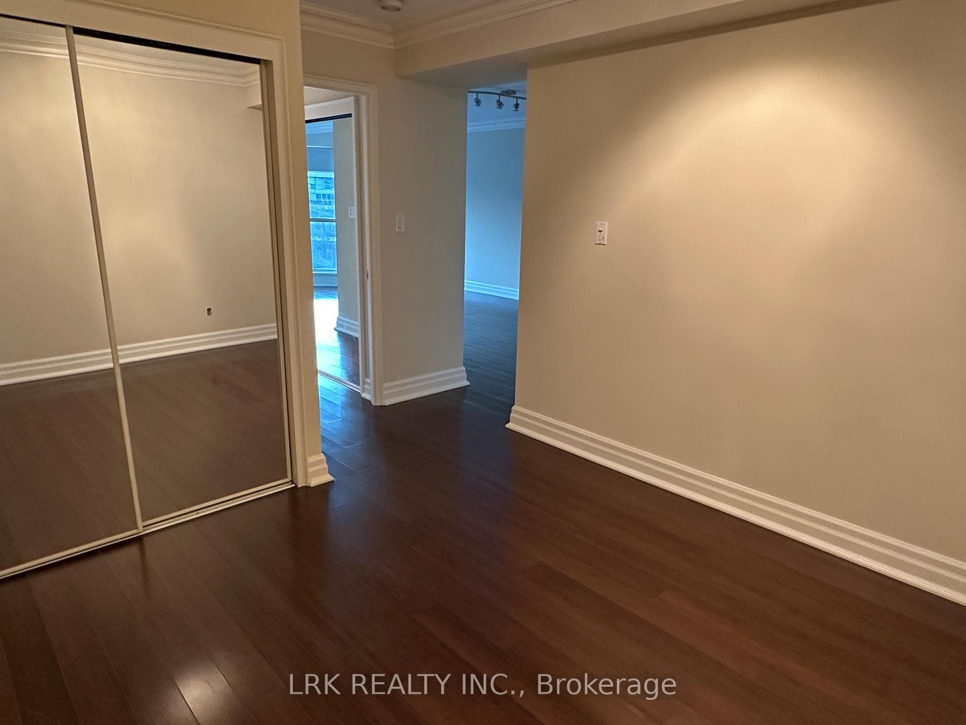 2261 LAKE SHORE Boulevard Unit 520 photo 7