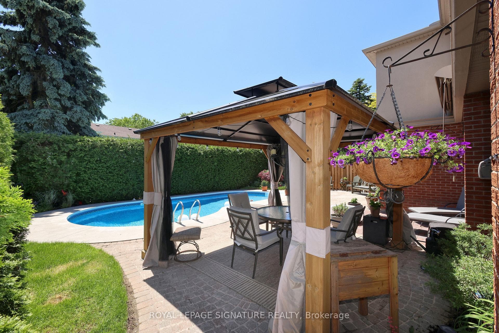 72 Acheson Boulevard photo 24