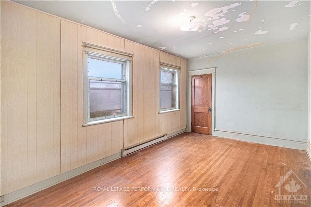 37 TYNDALL Street photo 18