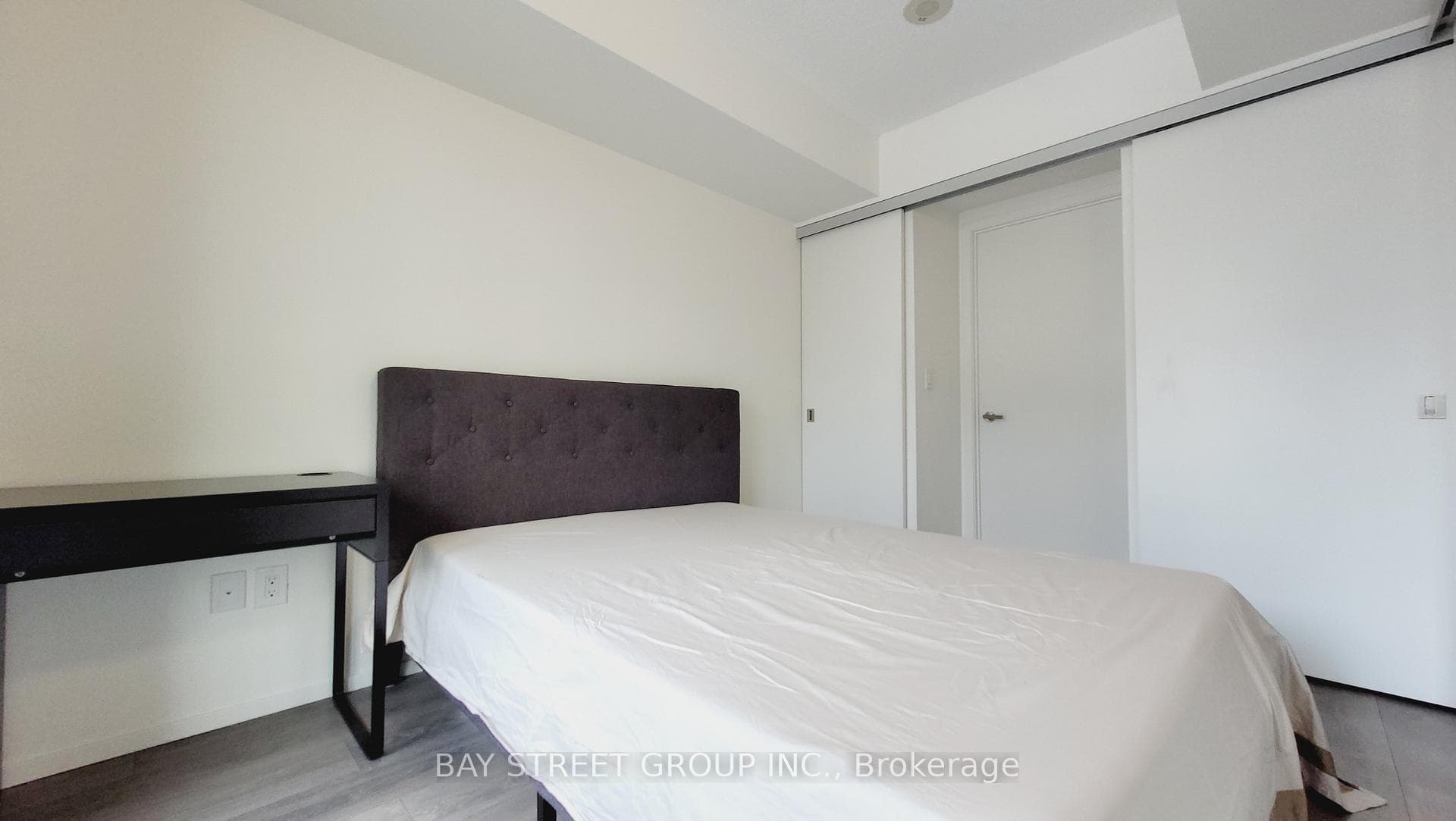 159 Dundas Street Unit 513 photo 15