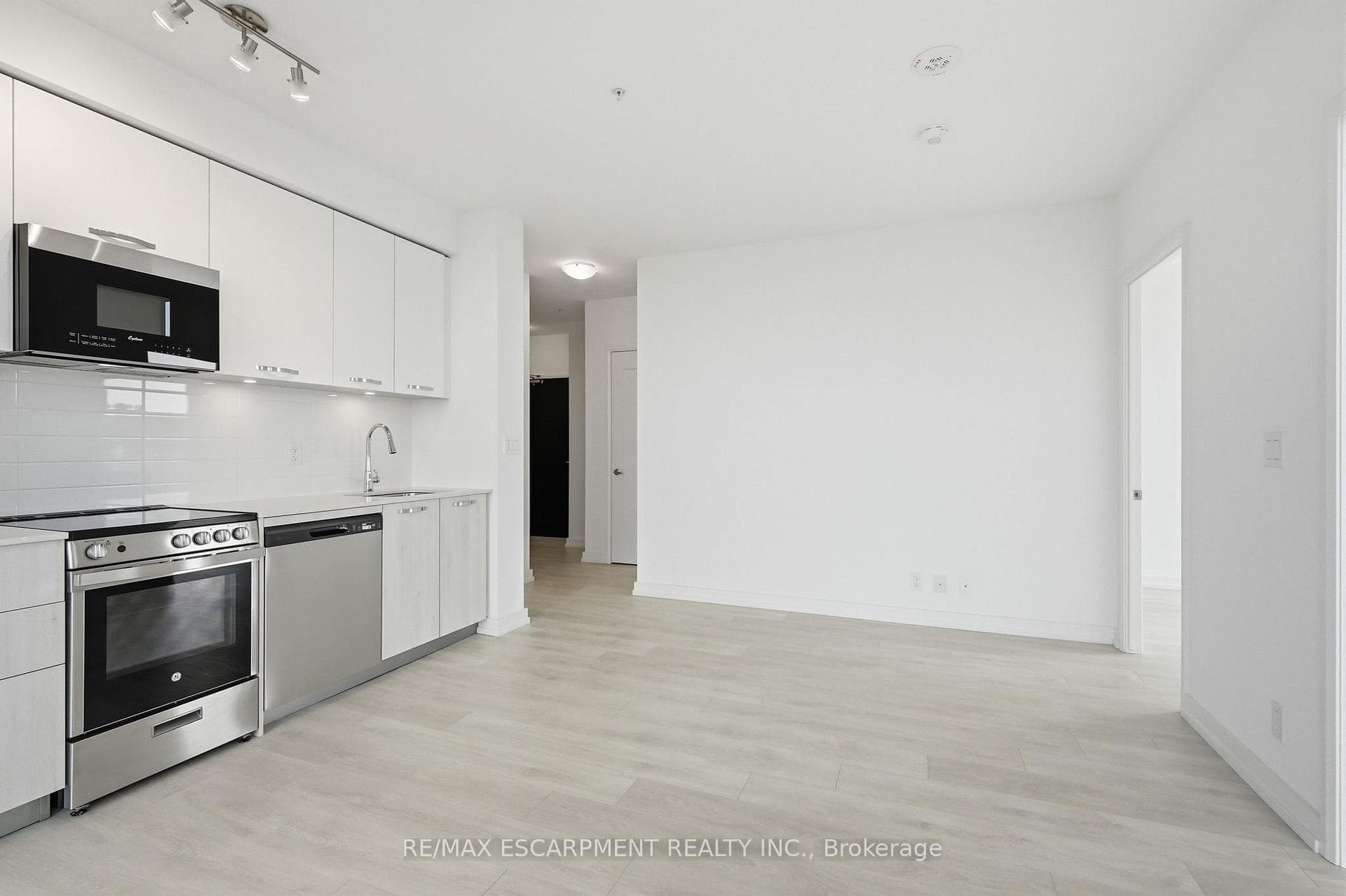 75 JAMES Street Unit 2017 photo 10