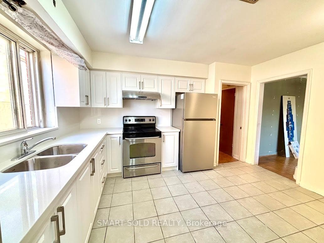 65 Garthdale Court Unit 2 photo 3