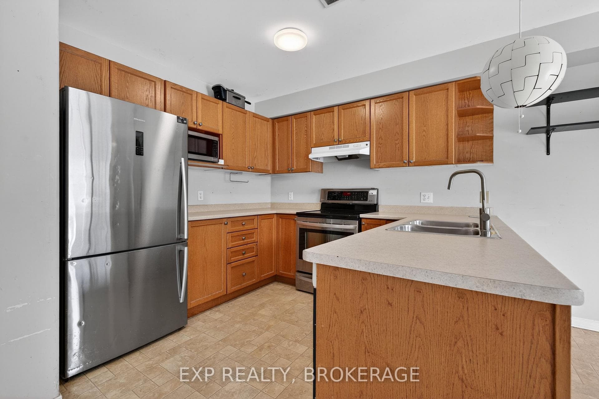 504 ST MARTHA Street photo 13