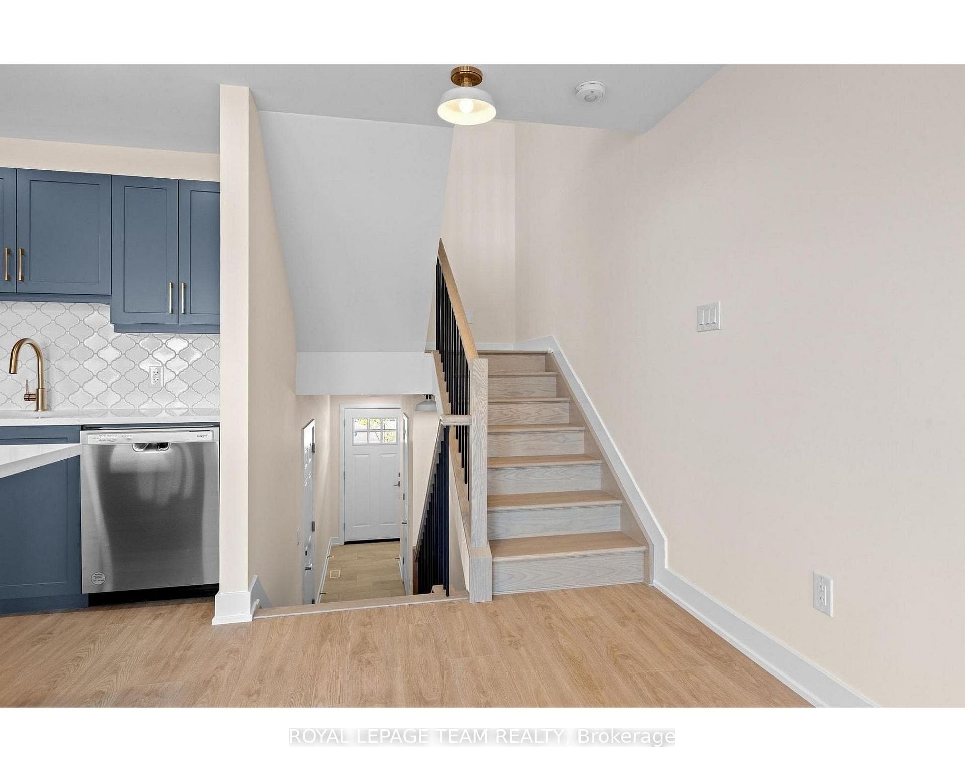 Photos of similar model to showcase layout.