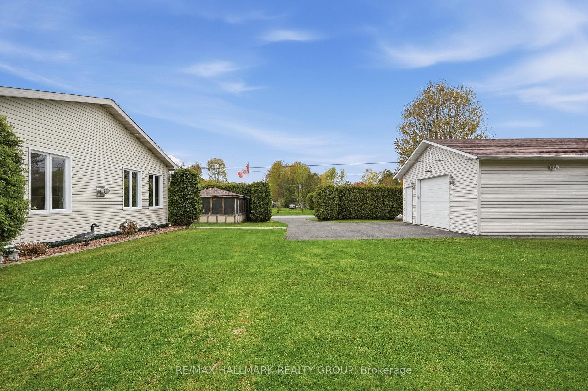 2039 Onyx Street photo 32