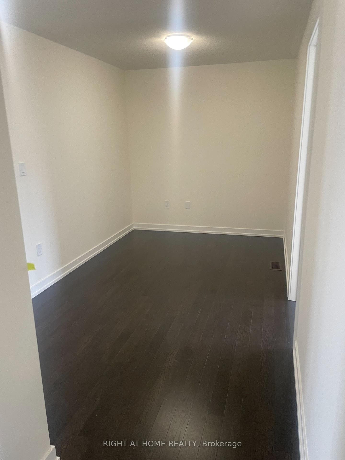 107 Henshaw Drive photo 32