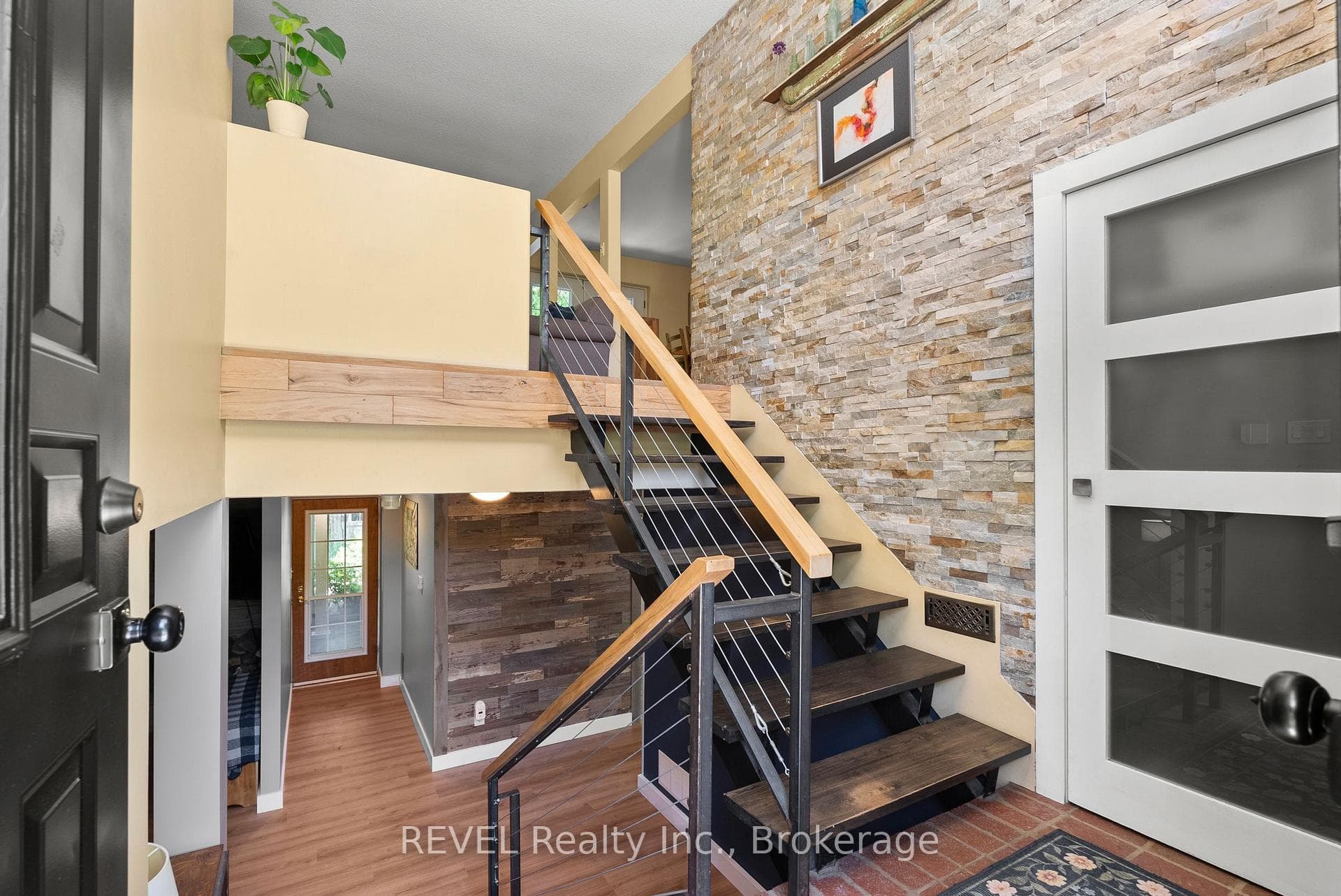 196 Warner Road photo 9