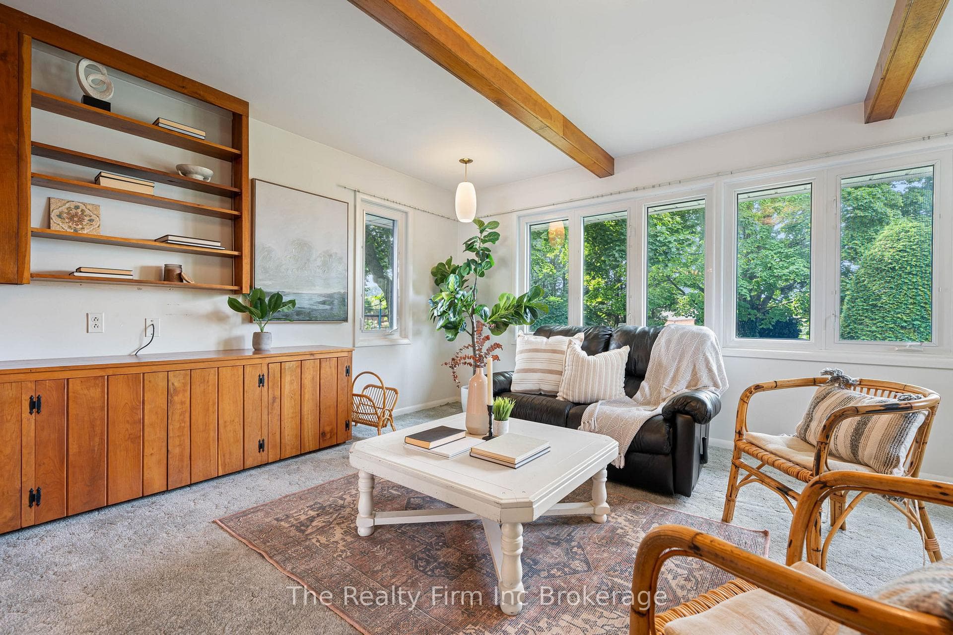 864 Cromwell Street photo 16