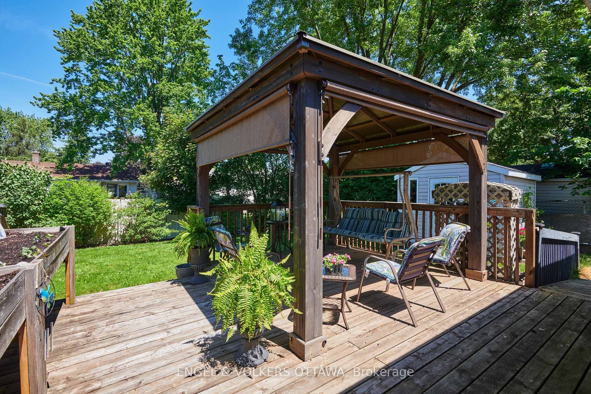 2123 Blue Jay Crescent photo 3
