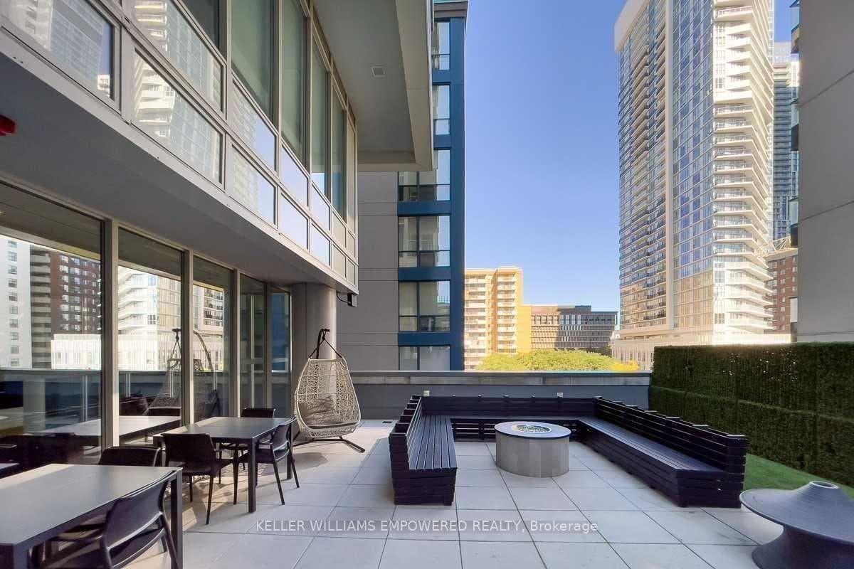68 Shuter Street Unit 2311 photo 14