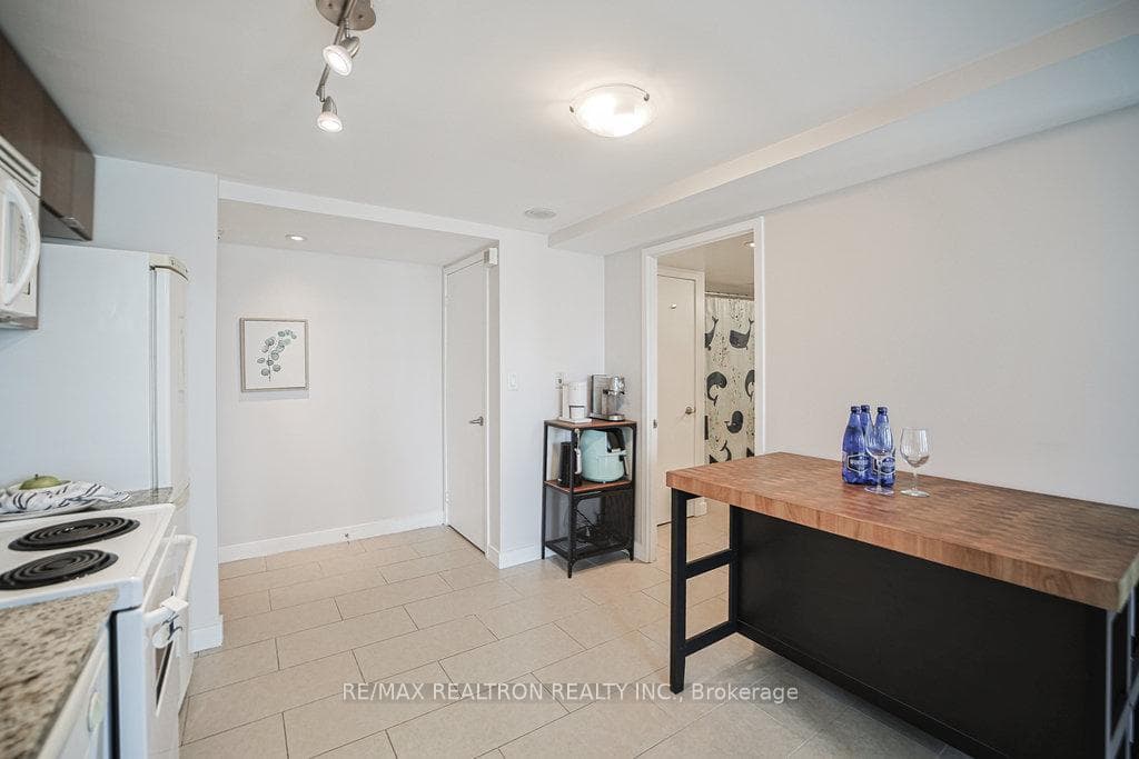 15 FORT YORK Boulevard Unit 2705 photo 13