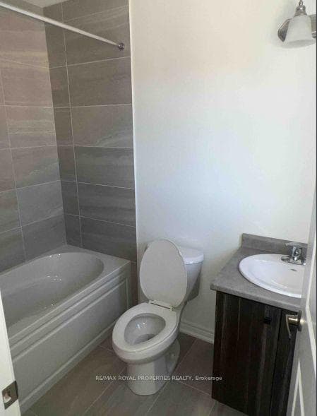 4 Reid Avenue photo 9