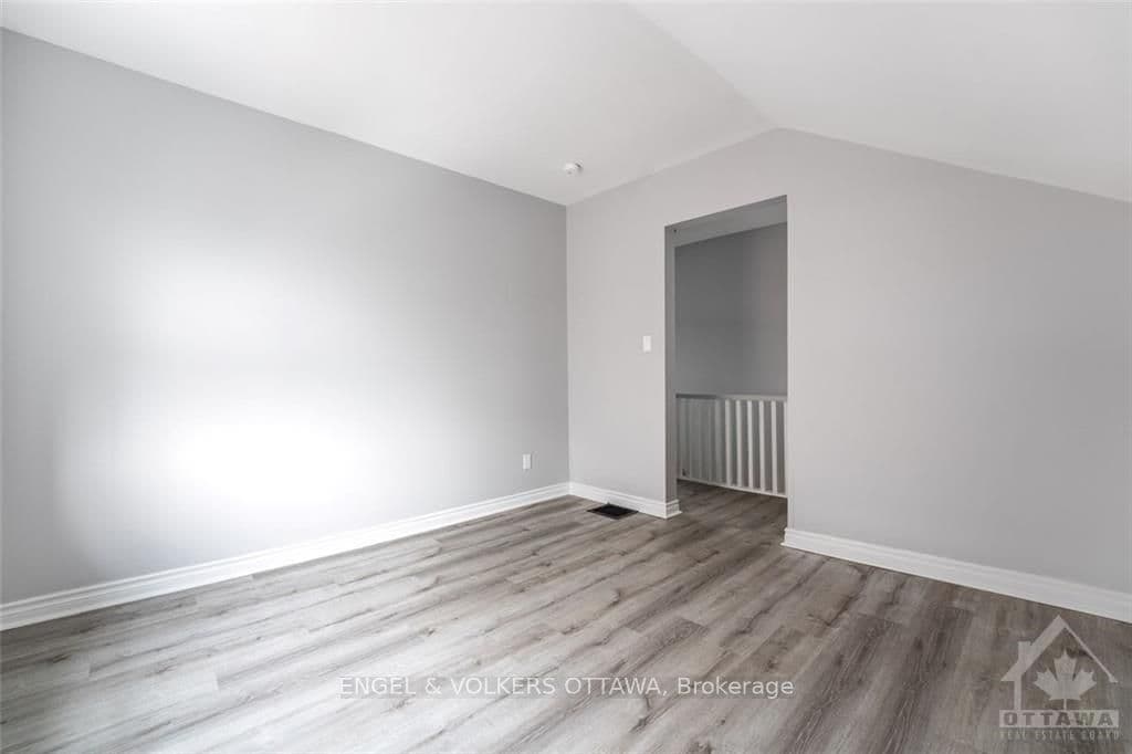 55 OGDEN Avenue Unit 2 photo 8