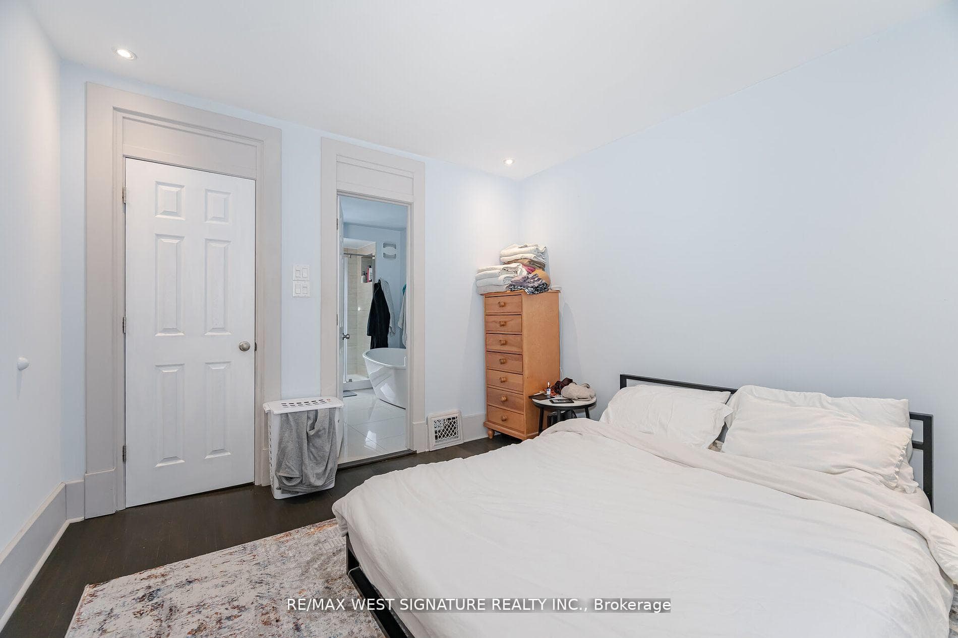 195 Victoria Street photo 8