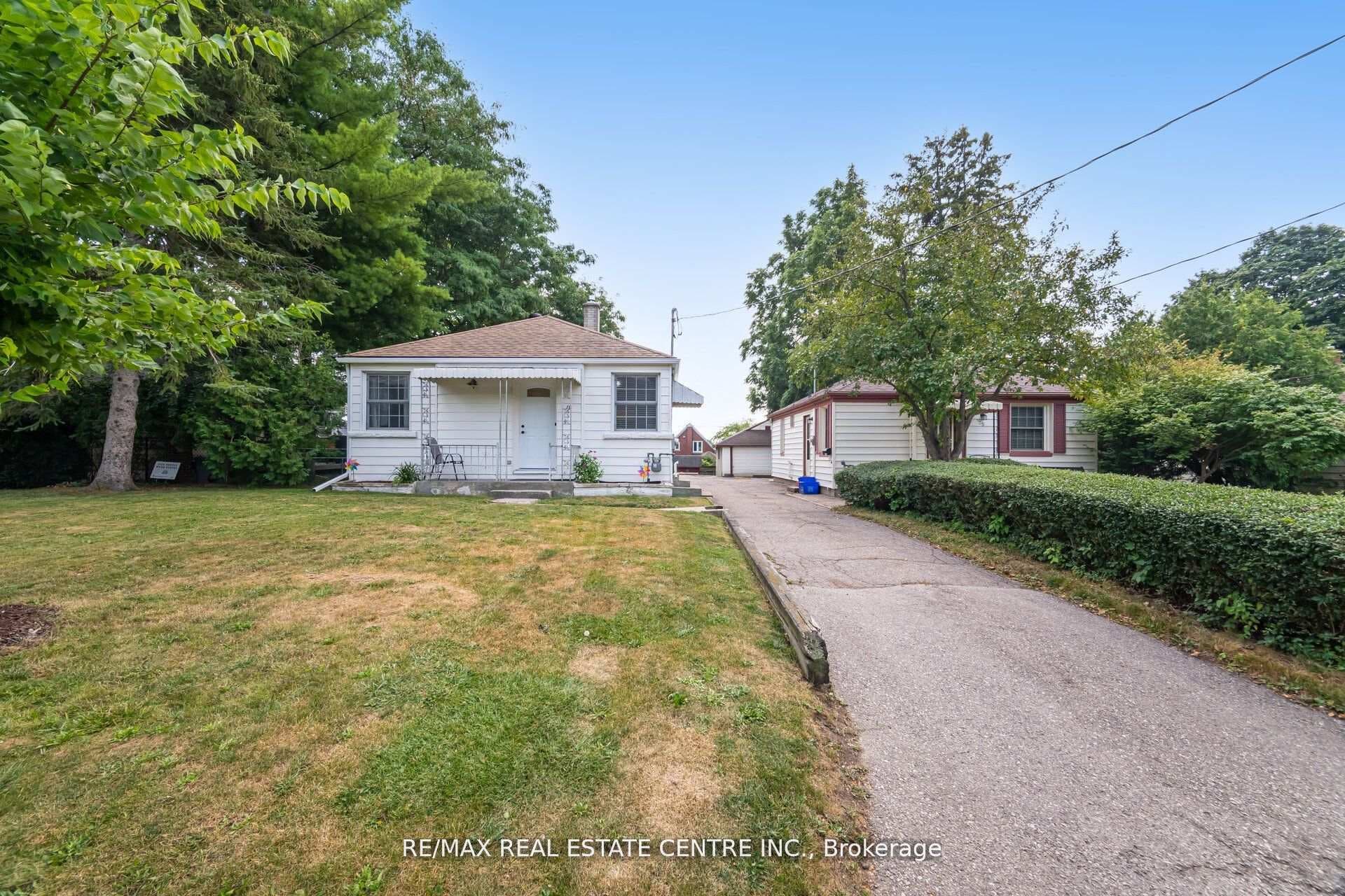 19 Seneca Drive photo 3
