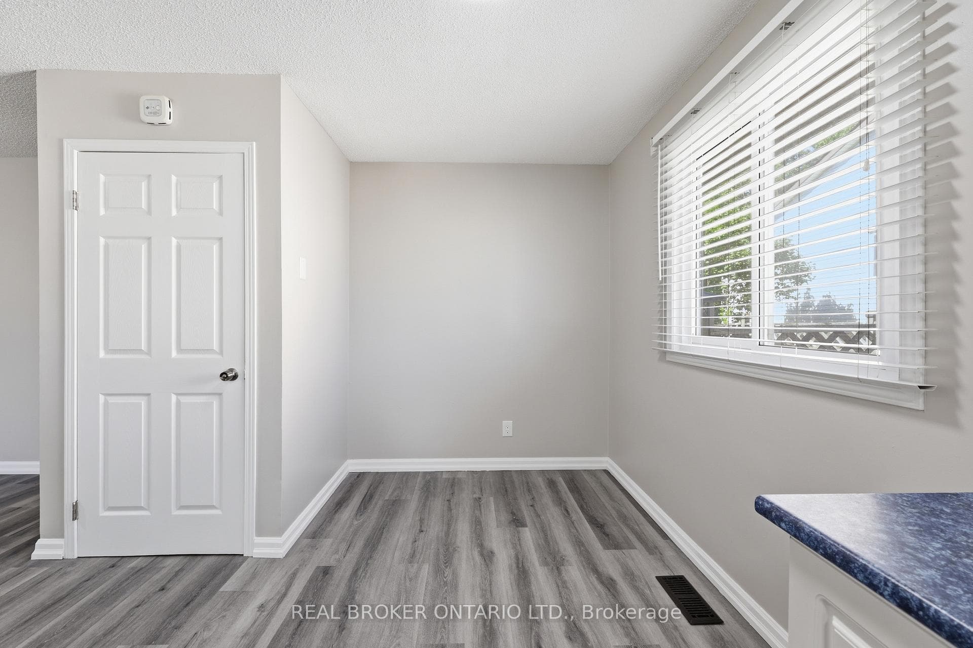 42 Terrace Avenue photo 16