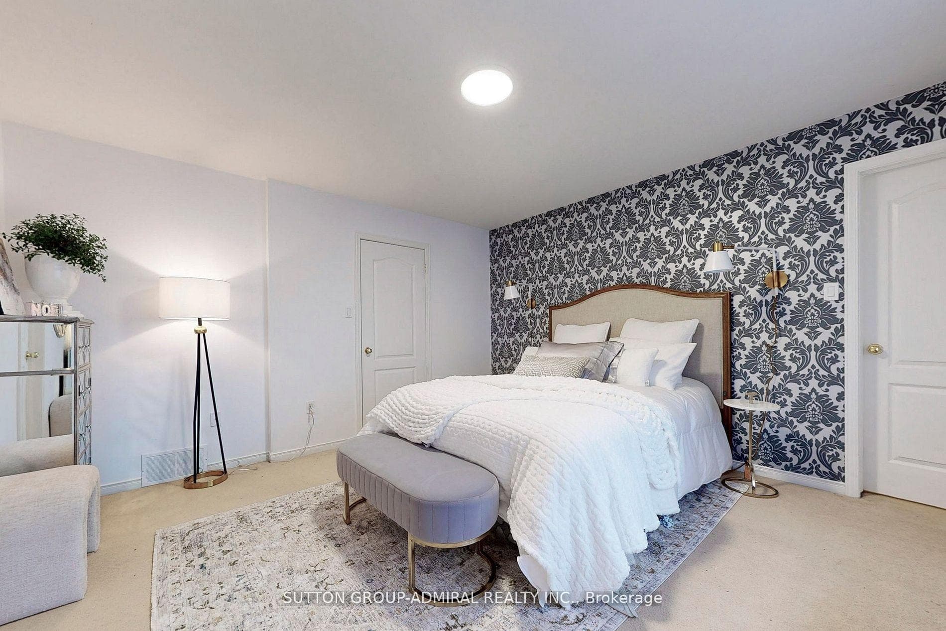 8 Clarke Avenue photo 23