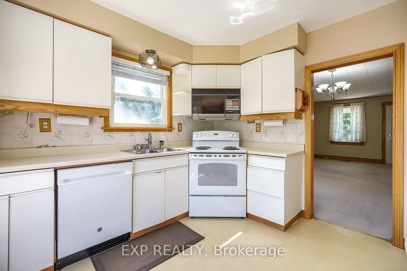 1141 Haig Boulevard photo 19