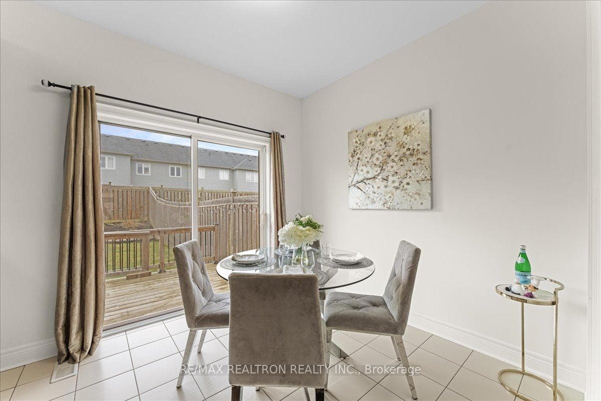 101 Pearcey Crescent photo 21