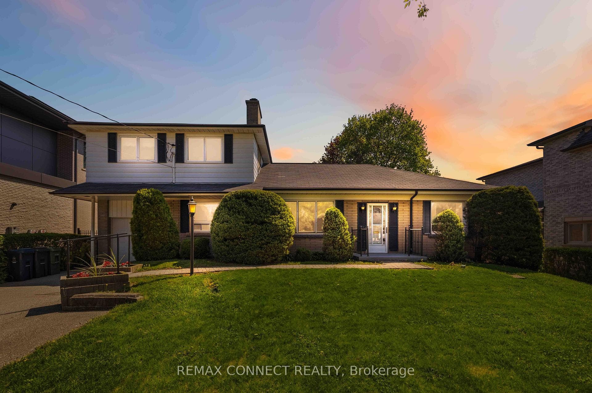 107 Fairglen Avenue photo 1