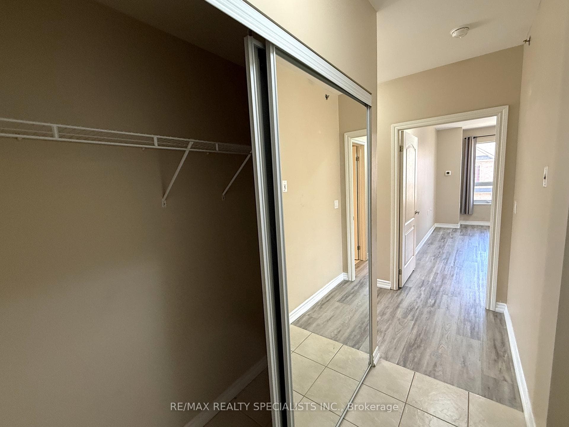 830 Scollard Court Unit 305 photo 3