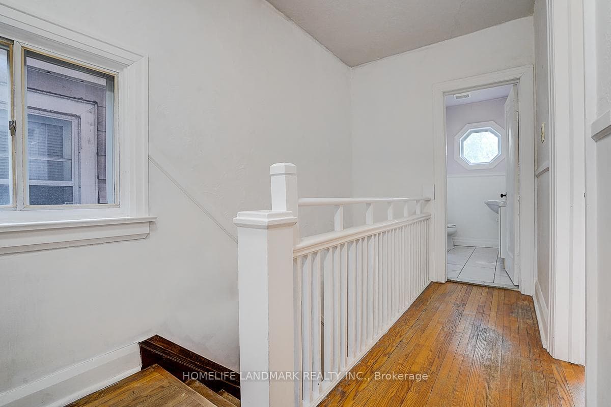 149 Euclid Avenue Unit Main and Upper photo 18