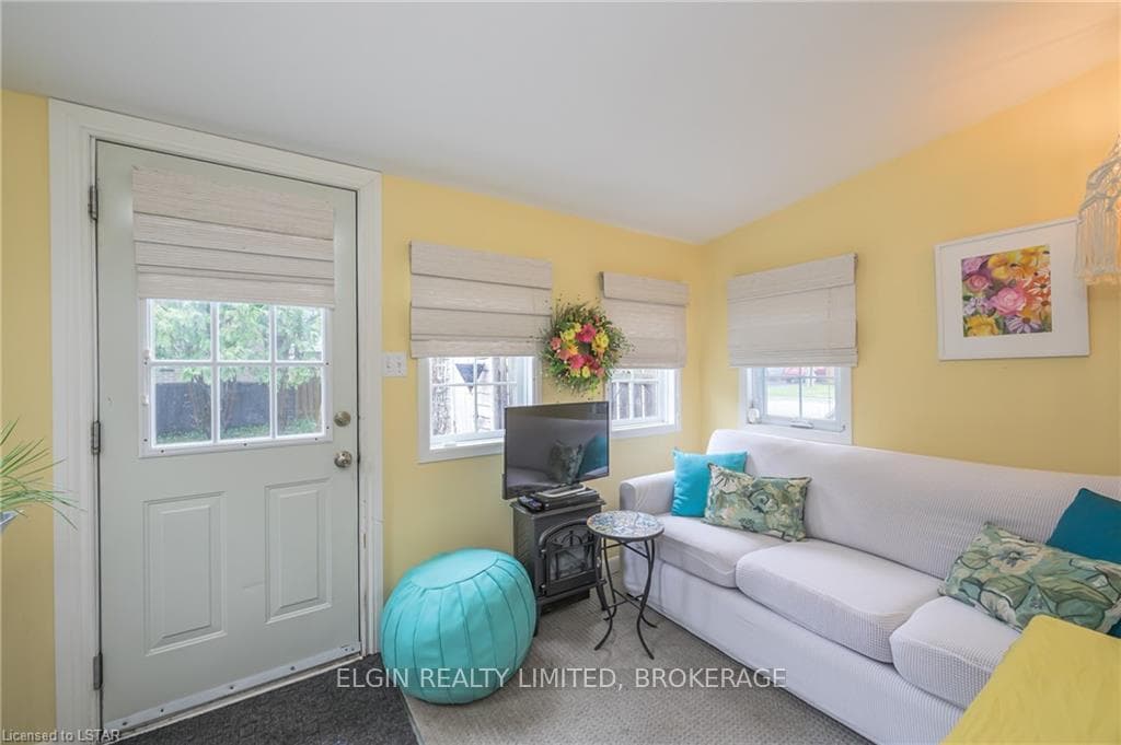 19 MANDEVILLE Road photo 20