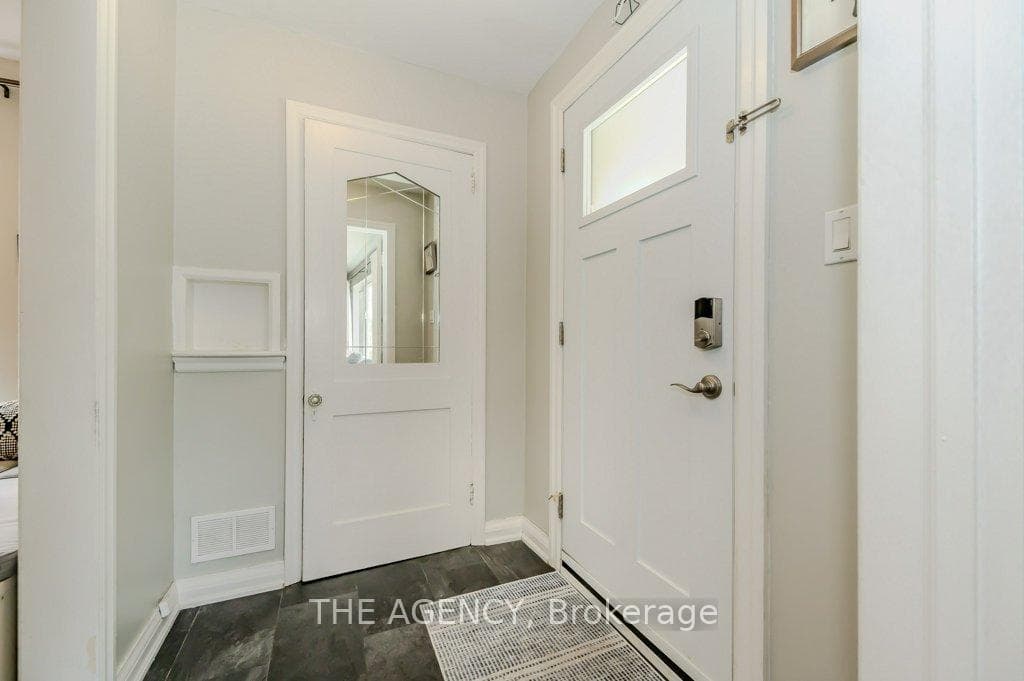 108 Lowell Street photo 4