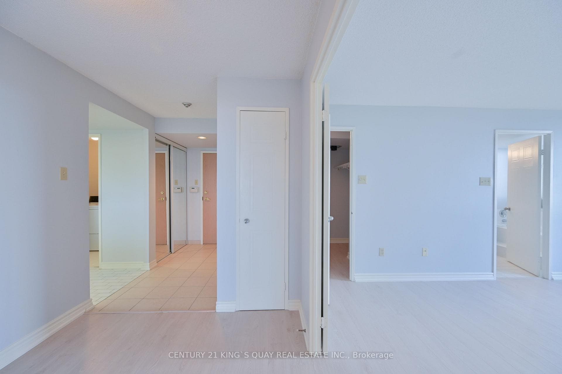 5 Kenneth Avenue Unit 1702 photo 16