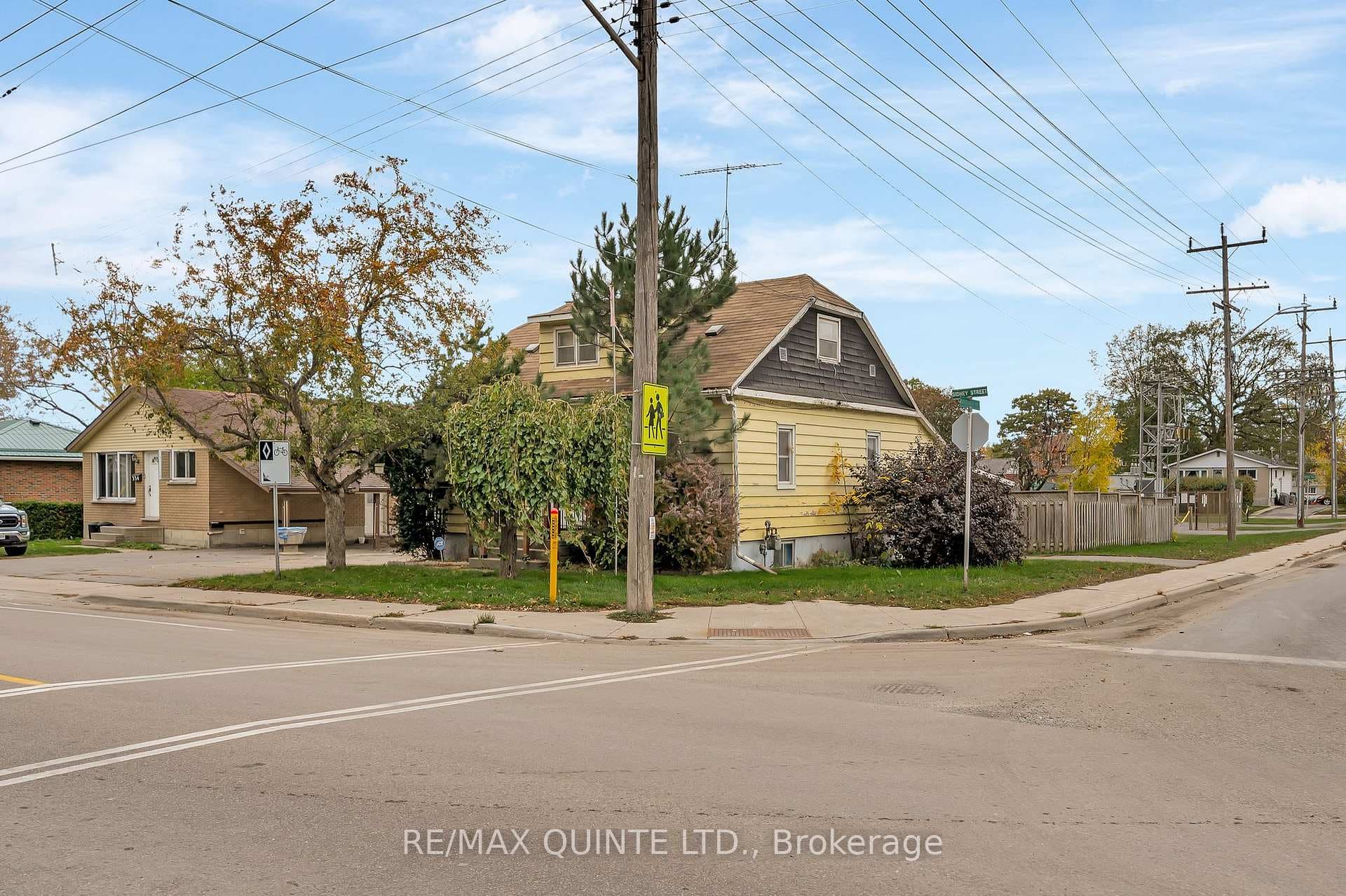 336 Sidney Street photo 1