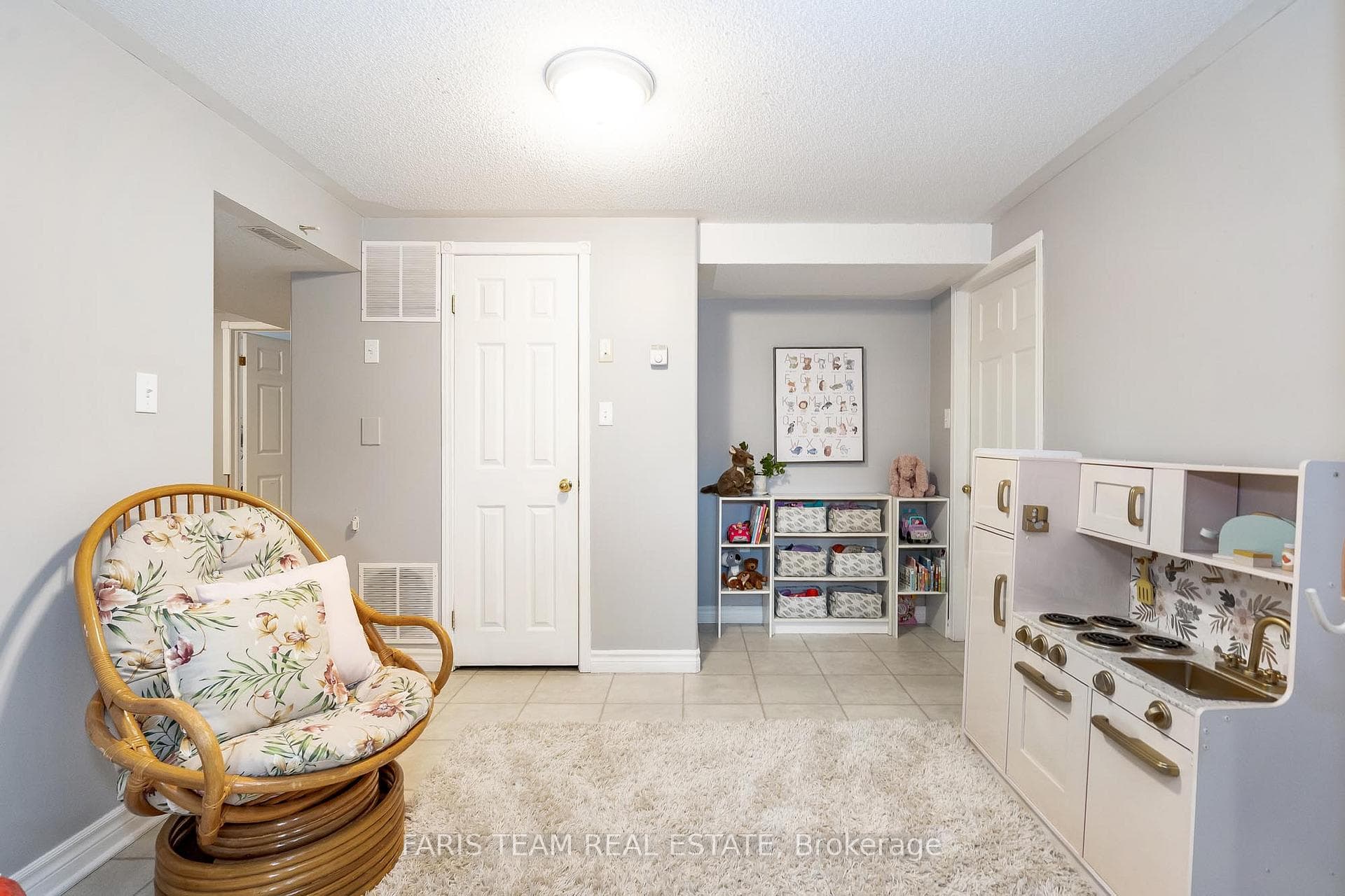 366 Mississaga Street photo 26
