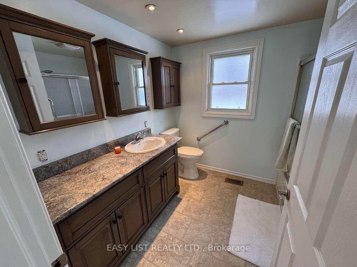 3104 St Clair Parkway photo 16