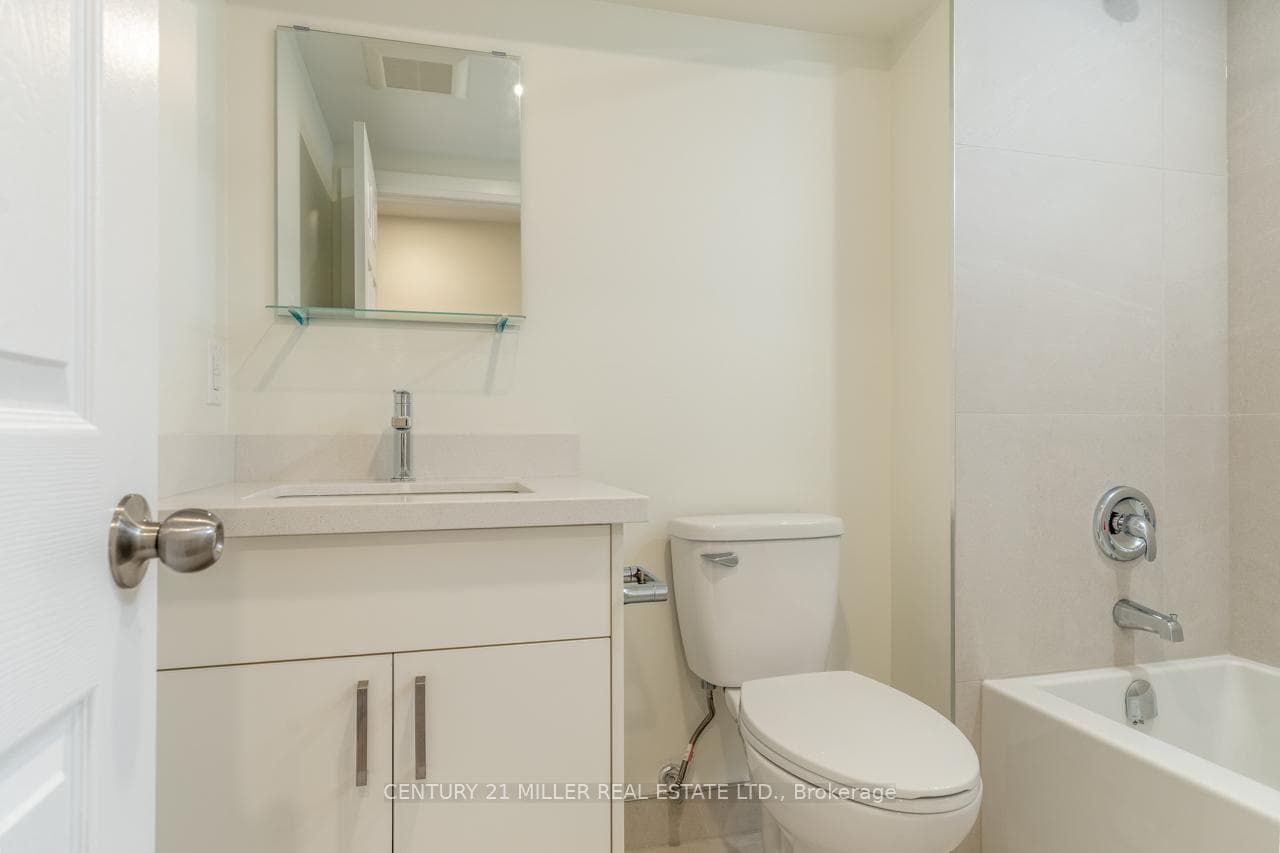 477 Valleyview Crescent Unit B photo 14