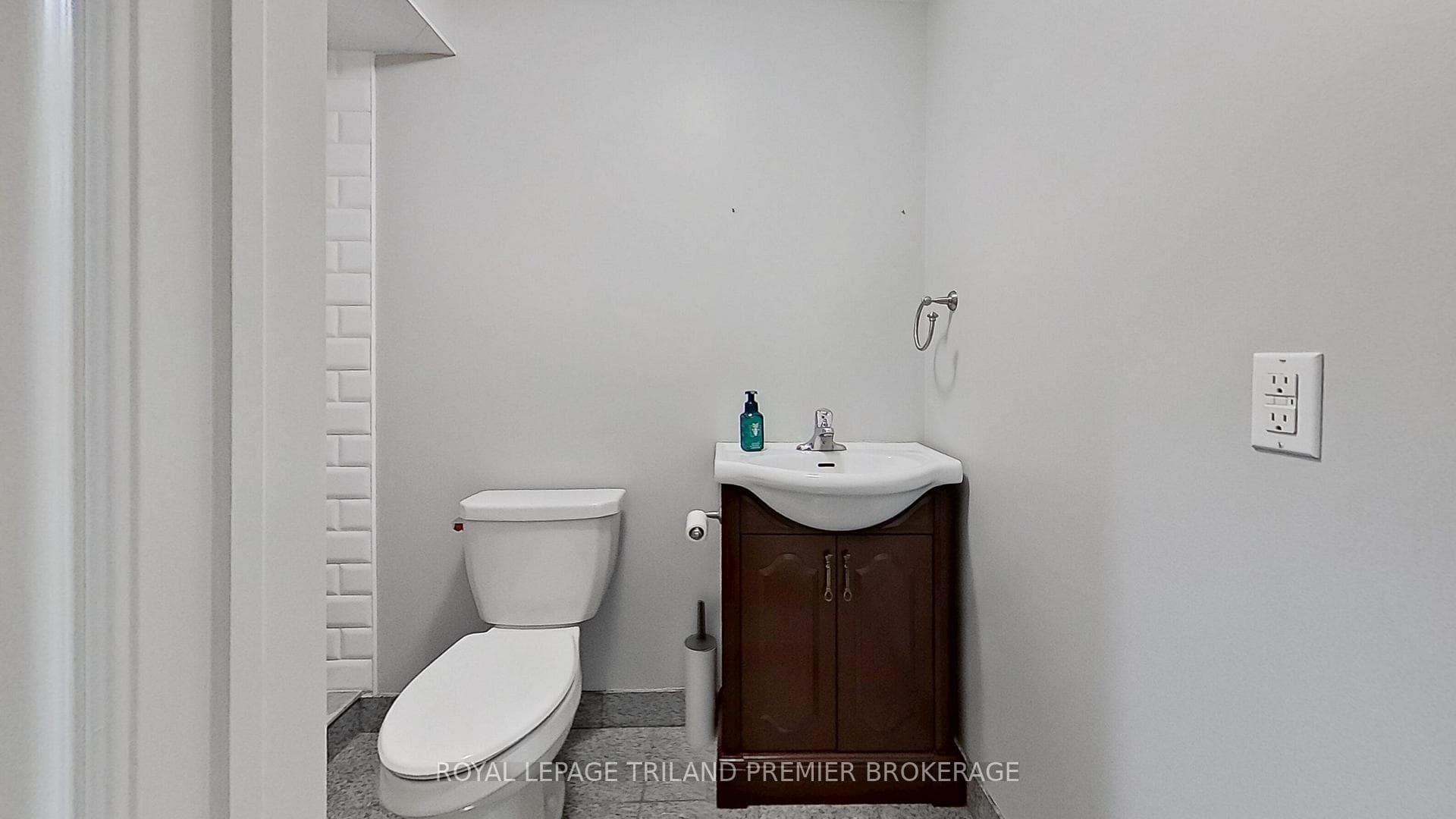 13 Kantor Court photo 32