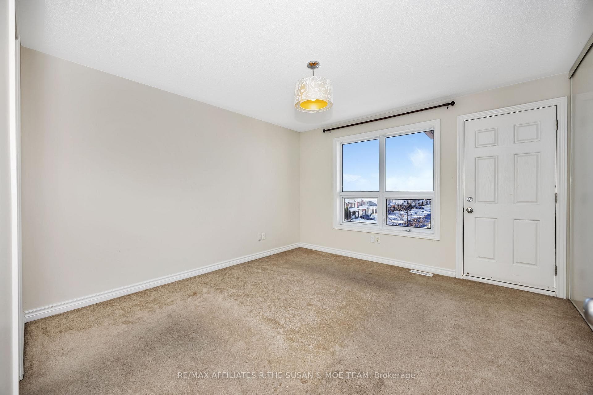 753 Lakeridge Drive photo 33