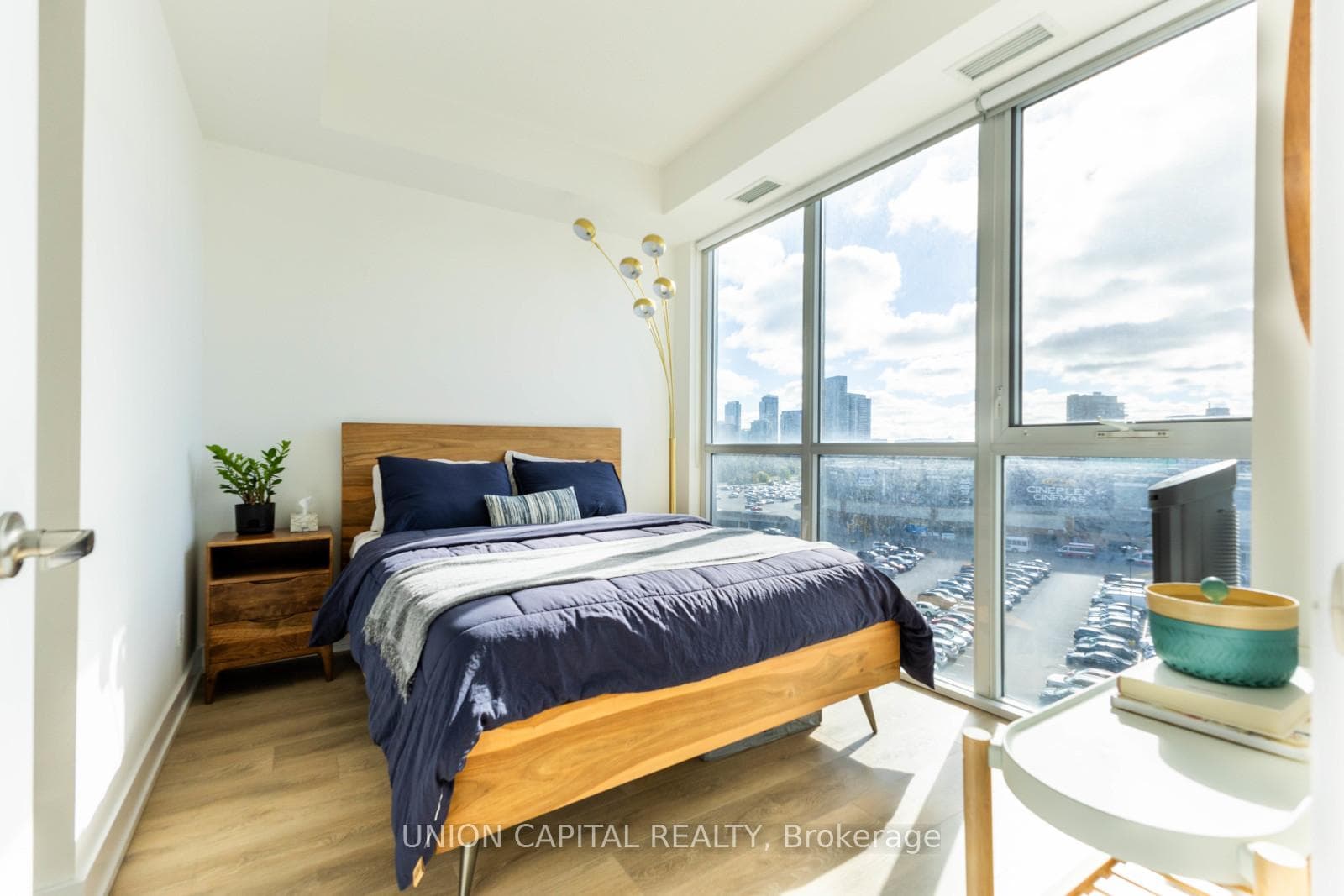 128 Fairview Mall Drive Unit 712 photo 10