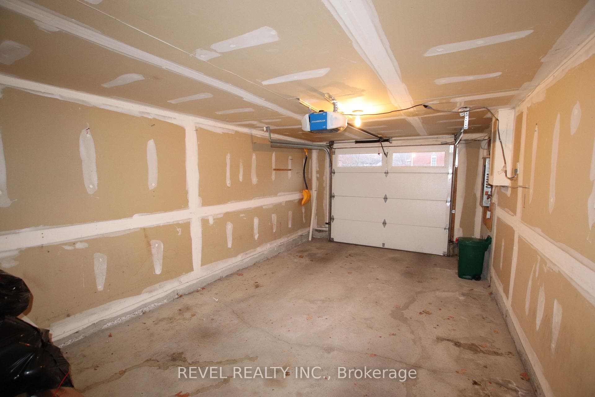 11 Tasker Crescent photo 17