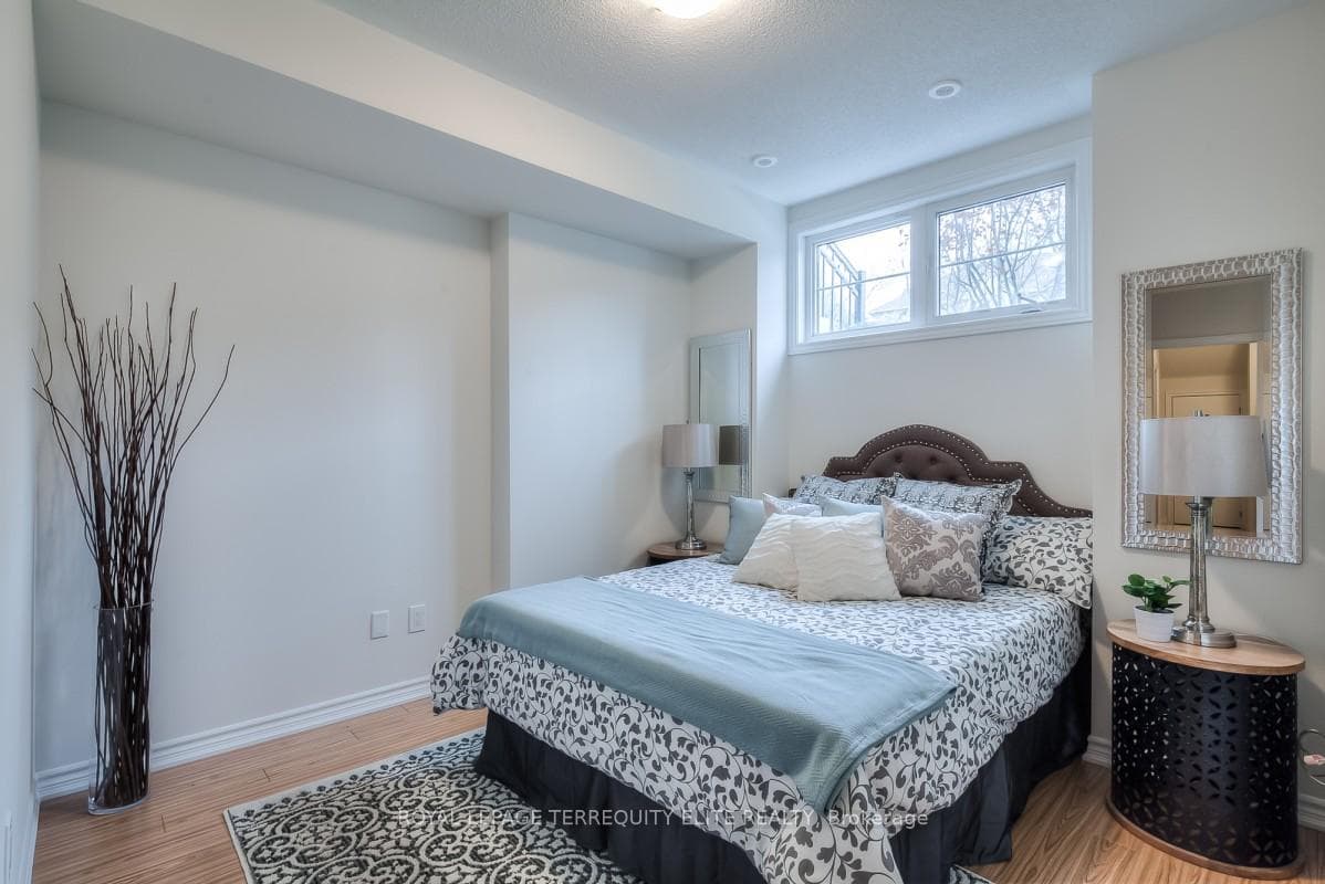 39 Drewry Avenue Unit 15 photo 14