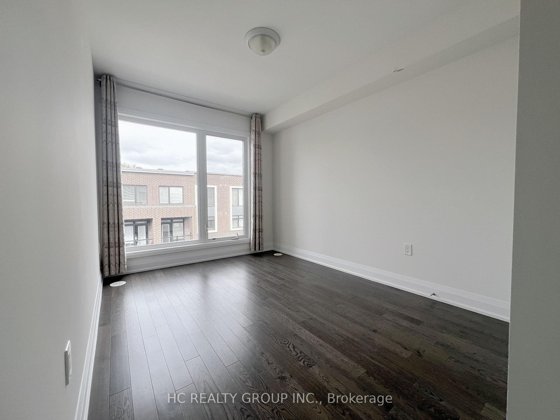 142 Moneypenny Place photo 19