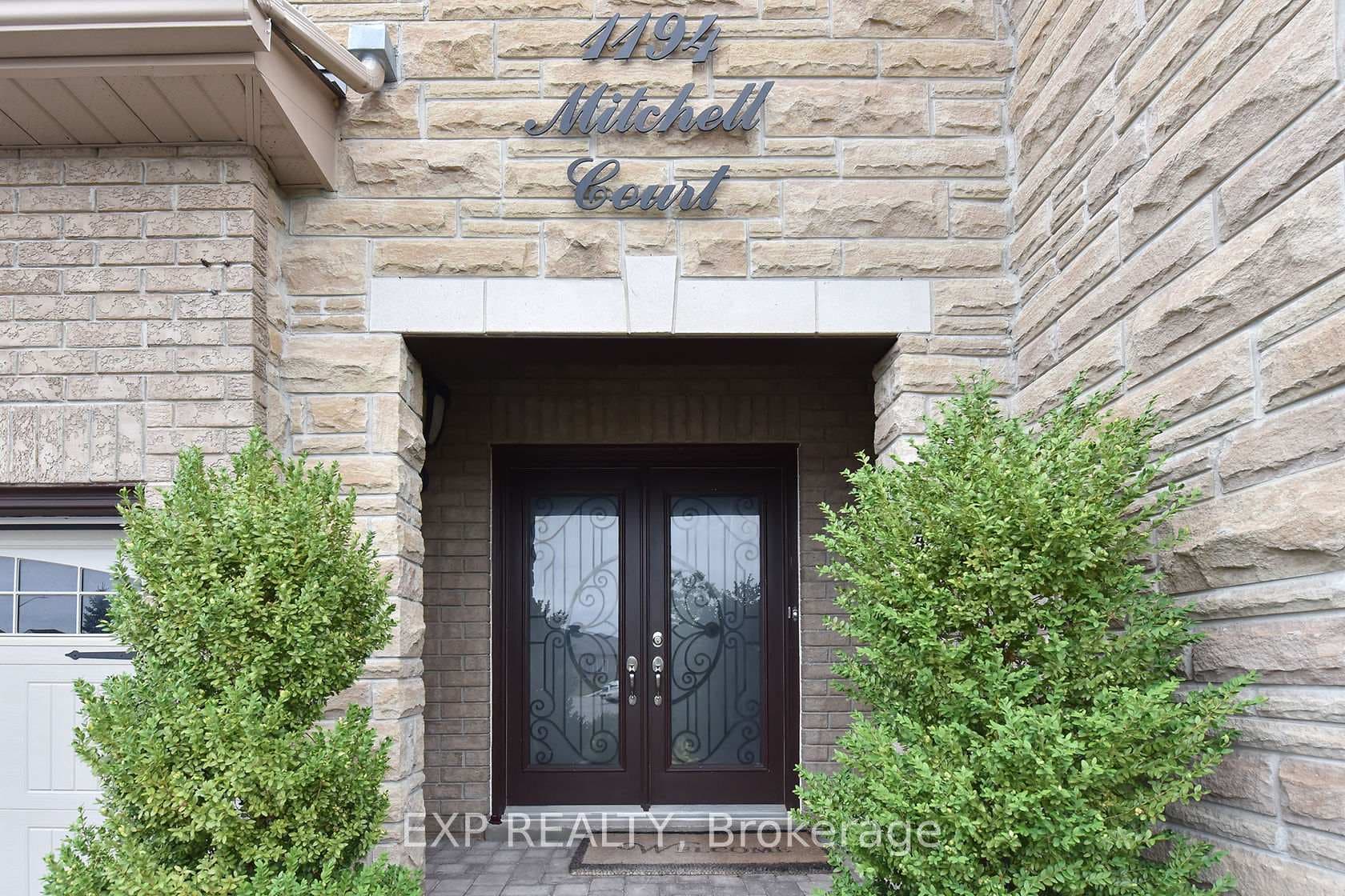 1194 Mitchell Court photo 2