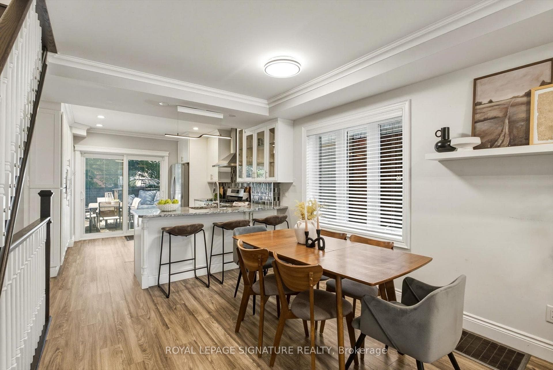 122 Holborne Avenue photo 11
