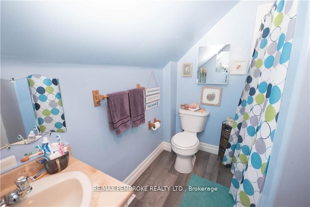 Front Unit Bathroom