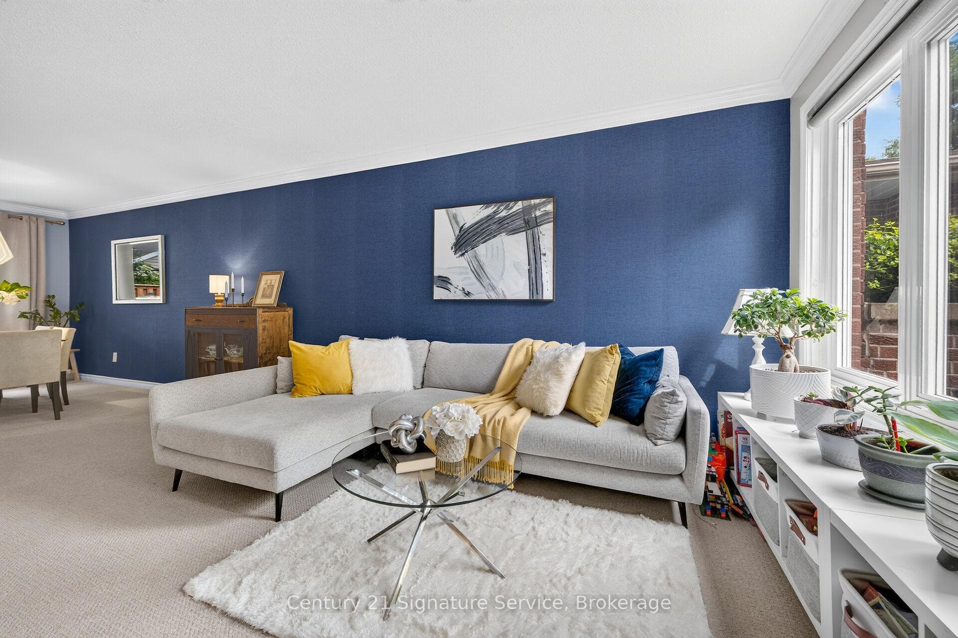 5183 Banting Court photo 10