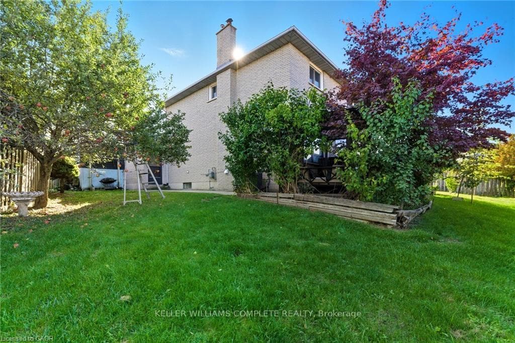 2 MORNINGSTAR Court photo 38