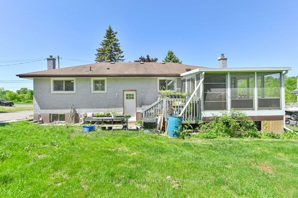 2446 Wallbridge Loyalist Road photo 31